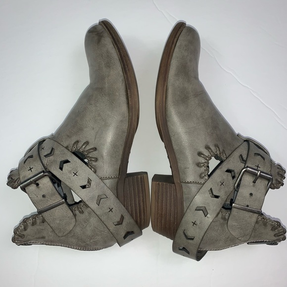 Rampage Gray Booties - Picture 3 of 9